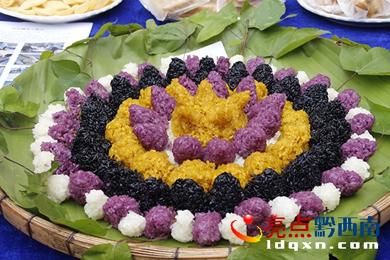 圖為:五色花米飯成品.JPG