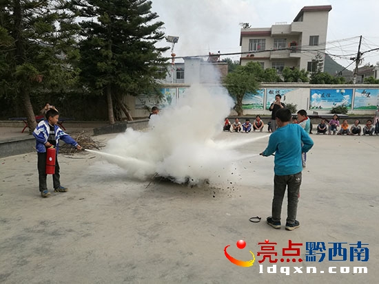 灑貢消防滅火演練.jpg