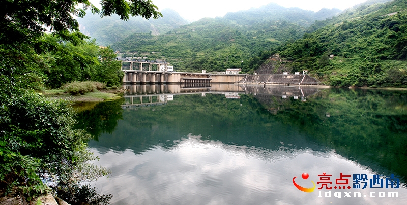 水庫(kù)大壩單景2.JPG