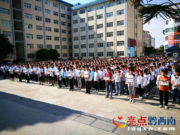 活動(dòng)現(xiàn)場(chǎng)之一.jpg